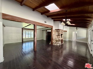 Foto del edificio - 3957 Woodfield Dr