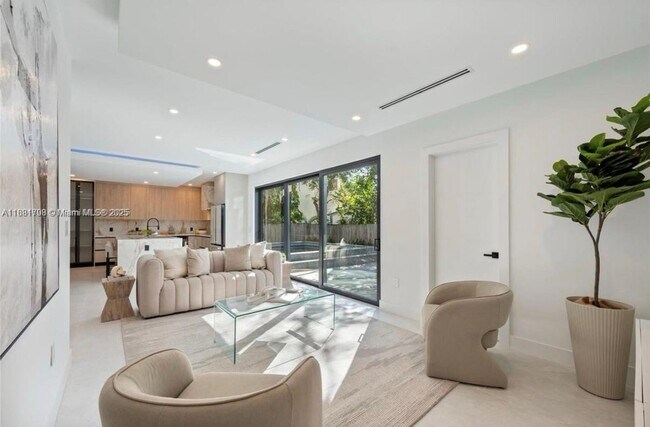 Foto del edificio - 3390 Oak Ave