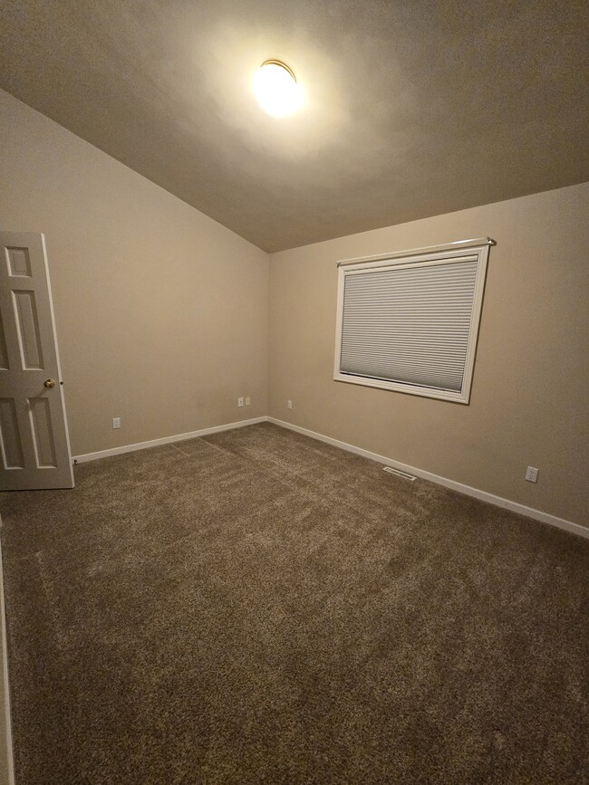 2nd Bedroom - N509 Duck a Way Ct