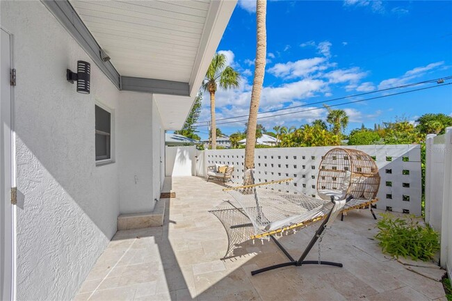 Building Photo - 430 Island Cir