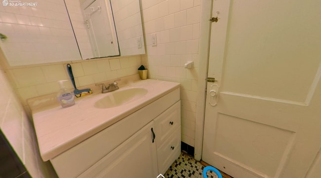 Building Photo - 48 Queensberry St