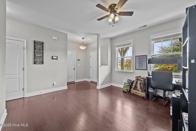 Foto del edificio - 112 Moss Creek Dr