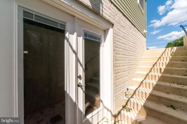 Building Photo - 4418A Walnut Rd