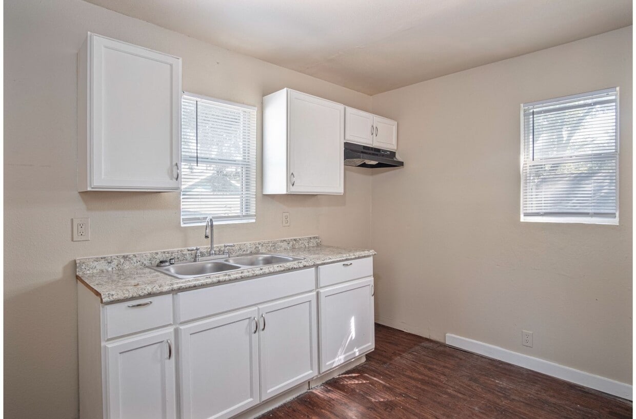 Foto principal - 526 Cooper St
