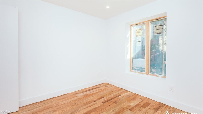 Foto del edificio - 851 Madison St