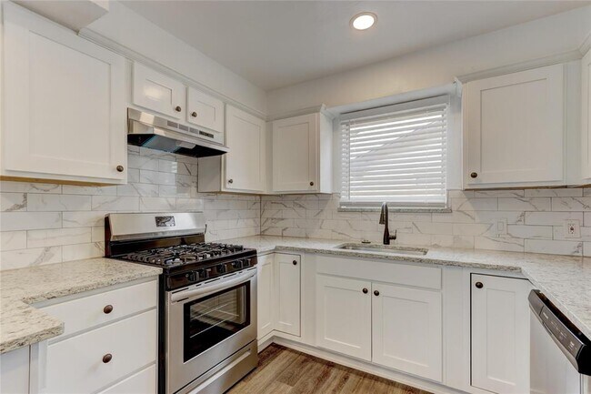 Foto del edificio - 6806 NW 32nd St