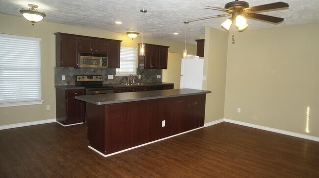 Foto del edificio - 705 Fairview Ave