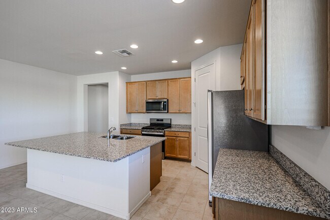 Building Photo - 2034 W Desert Frst Trl