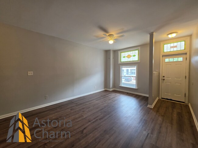 Building Photo - 2 Bedroom 1.5 Bath Home with Den, Covered Porch and Fenced Backyard