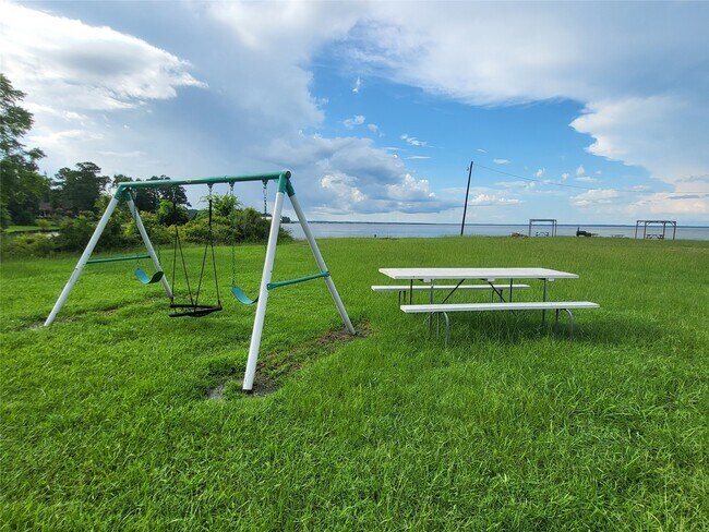 Foto del edificio - 30 Rdg Crk Dr