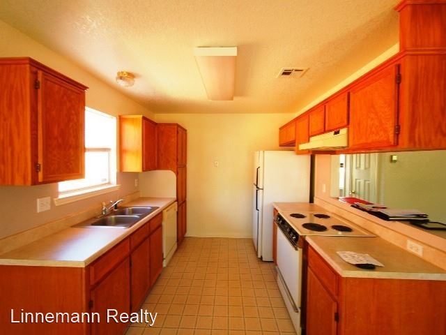 Building Photo - 3 br, 2 bath House - 2013 Fleetwood Drive