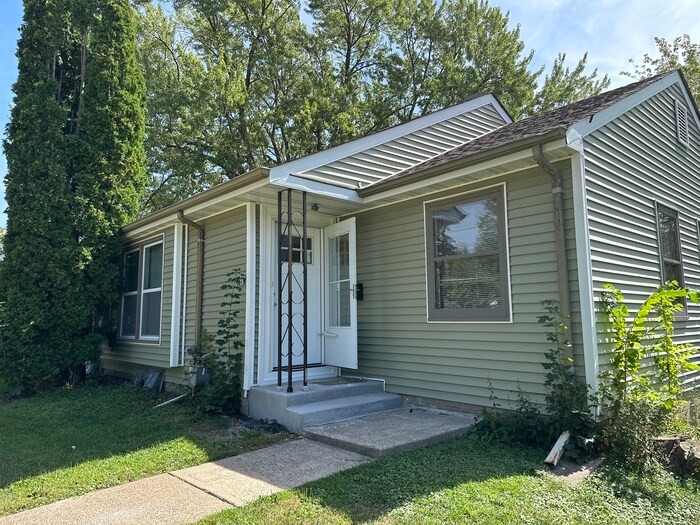 Foto principal - MUST SEE 2 Bedroom, 1 Bath Side by Side Du...