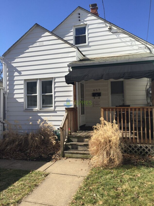 House for rent in the heart of Oakmont - House for rent in the heart of Oakmont