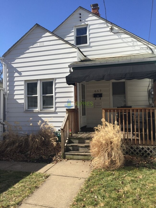 House for rent in the heart of Oakmont - House for rent in the heart of Oakmont