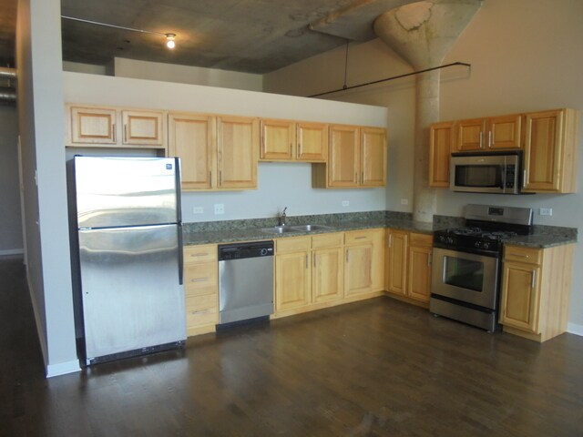 Foto del edificio - 3963 W Belmont Ave