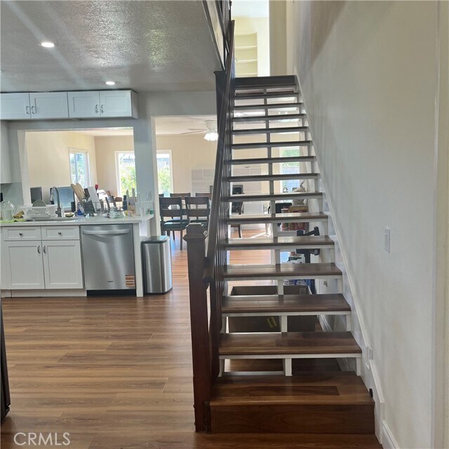 Foto del edificio - 14823 Maywood Dr
