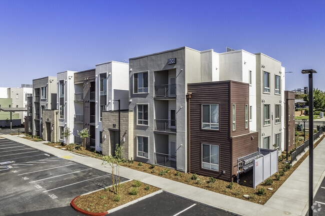 Alternate Building Photo - Terracina at Whitney Ranch