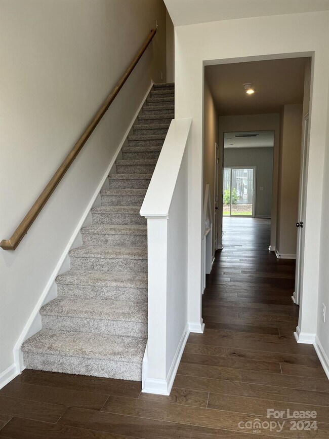 Building Photo - 3159 Hutton Gdns Ln