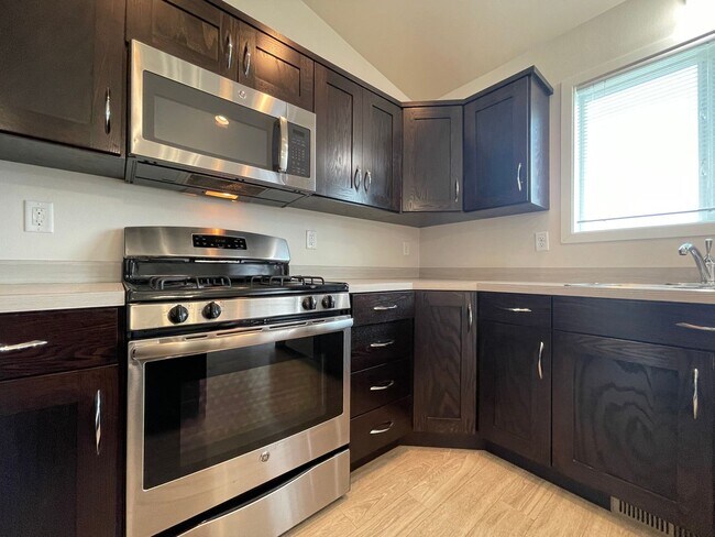 Building Photo - Spacious 4 bedroom, 3 bath Single Family Home located in West Fargo!