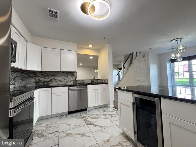 Building Photo - 19060 Highstream Dr