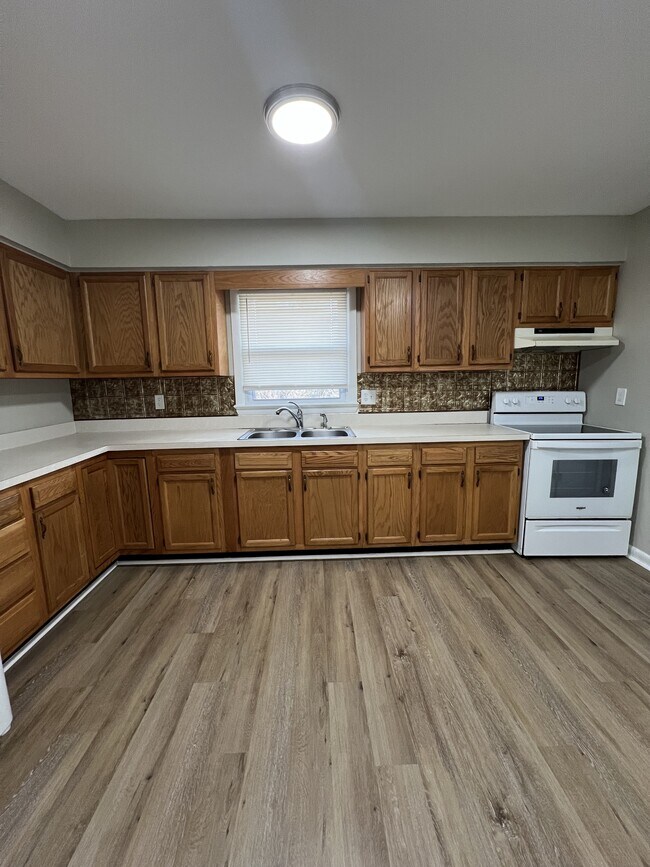 Foto del edificio - 413 Bailey Ln