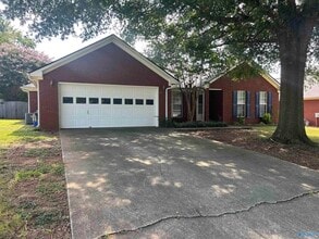 Building Photo - 111 Sunnyfield Dr