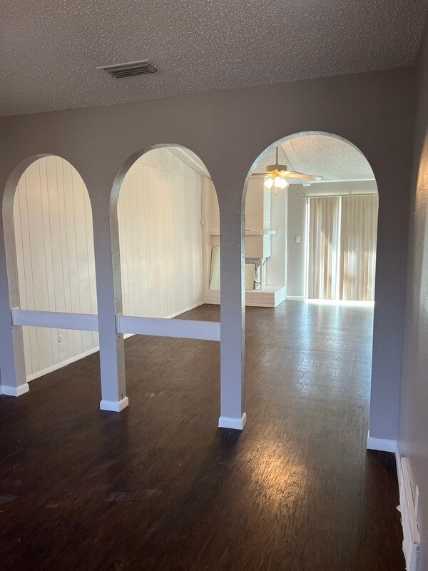 Building Photo - 7847 Mirage Valley Drive