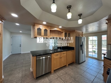 Building Photo - Stunning 5-Bedroom Home in Anaheim with Mo...