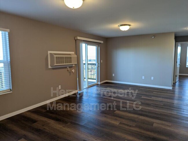 Foto del edificio - 1873 10th Ave E