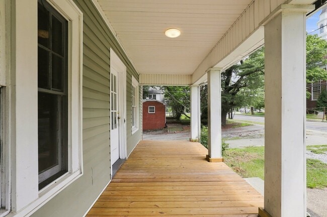 Building Photo - 1602 Walker Ave