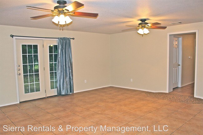 Building Photo - 4320 Sherwood Dr