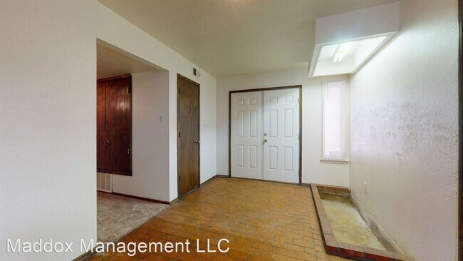 Building Photo - 3 br, 2 bath House - 2513 Sandler Dr NE