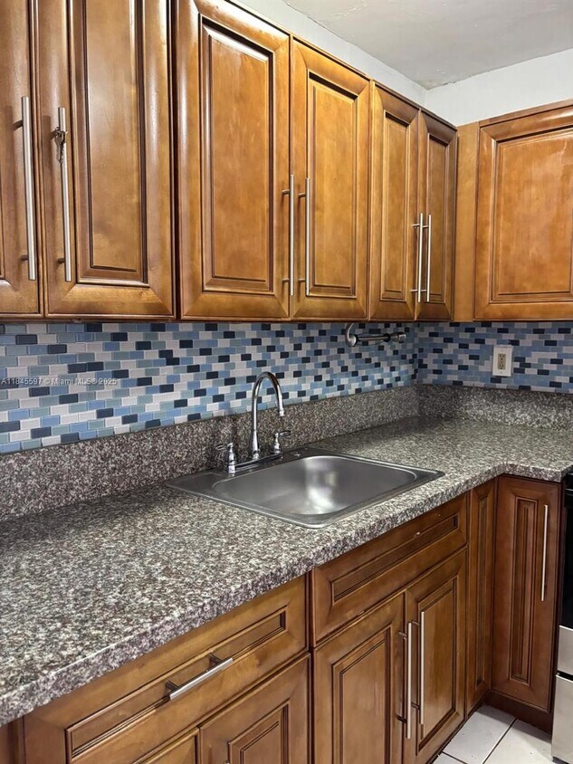 Primary Photo - 482 NW 165th St