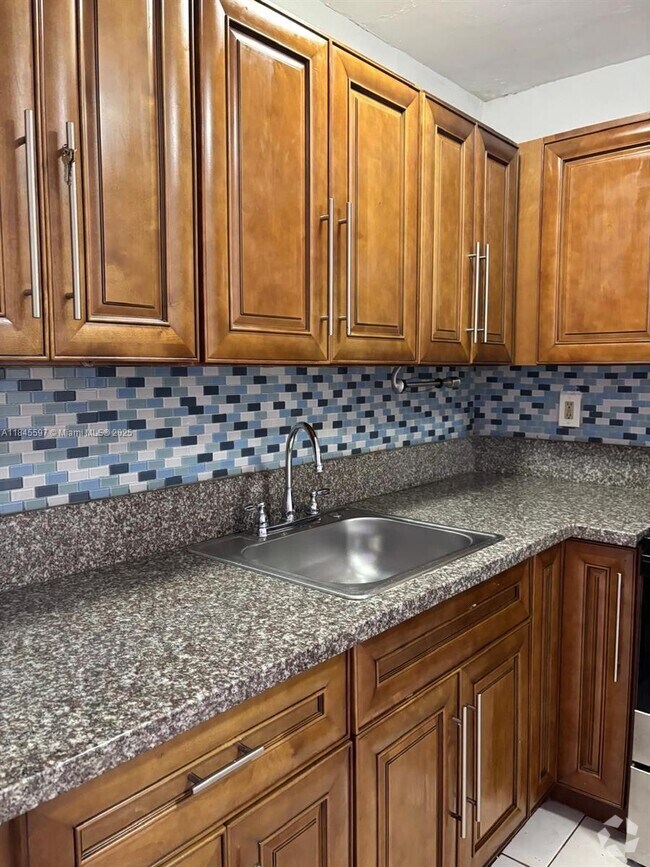 Building Photo - 482 NW 165th St