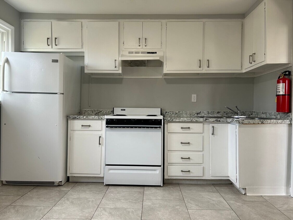Primary Photo - 1216 N Franklin Boulevard