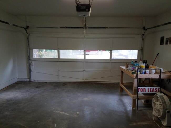 Building Photo - 2307 Pine Tree Rd