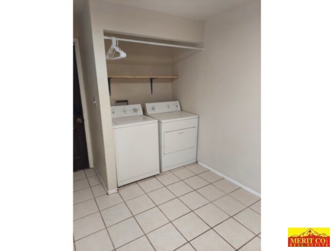 Building Photo - Single Family Home
