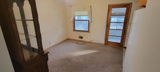 Foto del edificio - 421 Prentis Ave