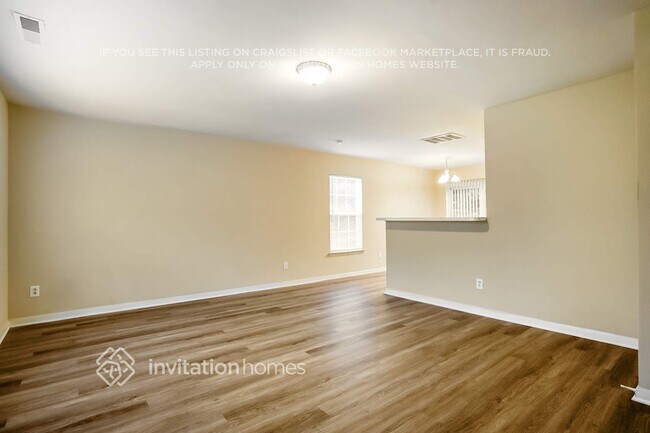 Foto del edificio - 511 Lodestone Dr