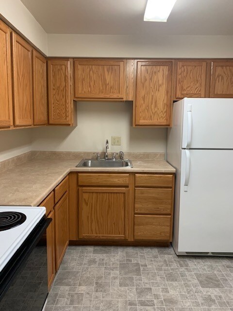 Kitchen - 206 Hook St