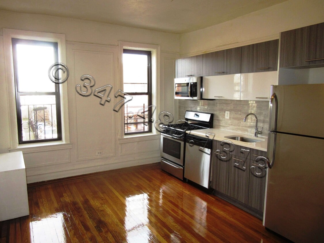 Primary Photo - 262 E 55th St