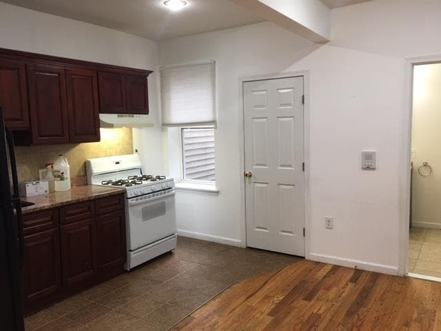 Primary Photo - 127 W 19th St