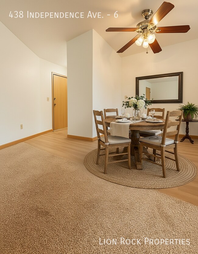 Foto del edificio - 438 Independence Ave N