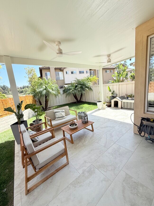 Building Photo - 2204 Lago Ventana