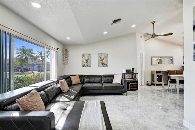 Foto del edificio - 7909 NW 19th St