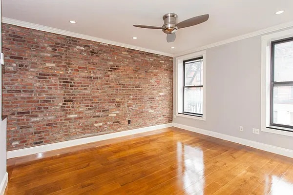Primary Photo - 335 E 18th St