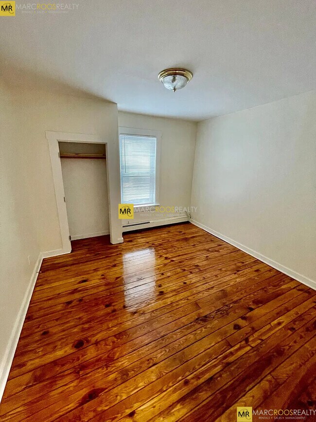 Foto del edificio - 60 Pleasant St