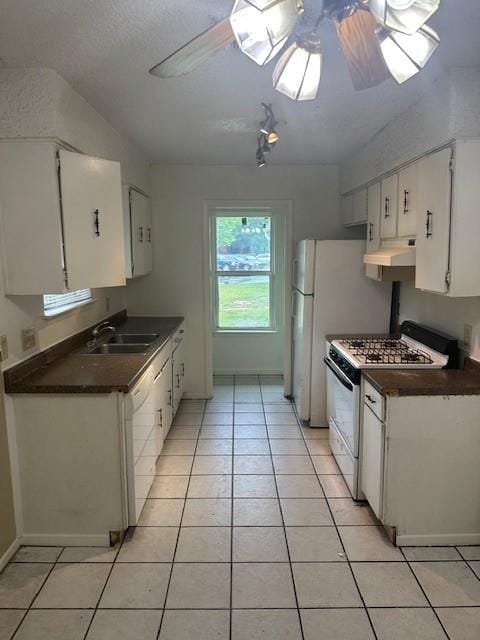 Building Photo - 2601 Reeves Cir