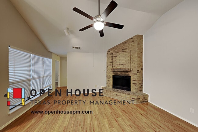 Building Photo - 207 Valley Spring Dr Arlington