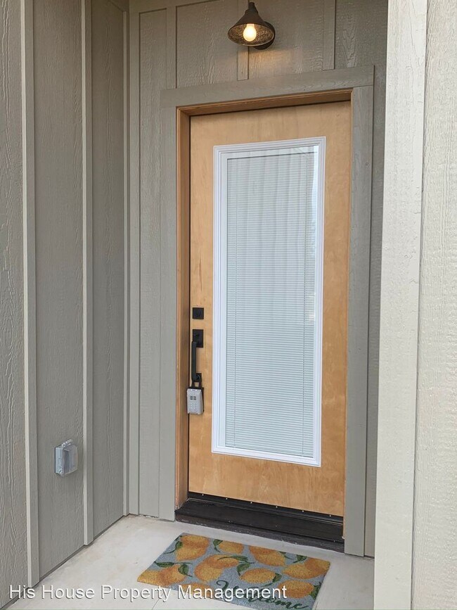 Foto del edificio - Studio, 1 bath House - 3922 Bingham Hill Rd